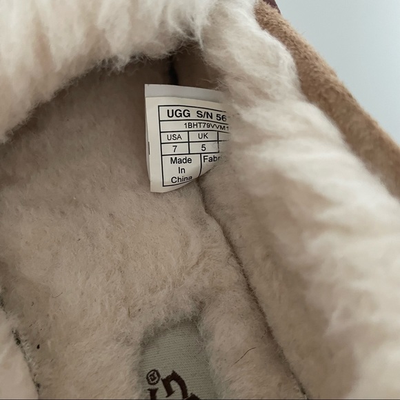 UGG Dakota Moccasin - Picture 4 of 6